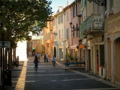 Sublime Studio Au Coeur Historique De Frejus Apartment Luaran gambar